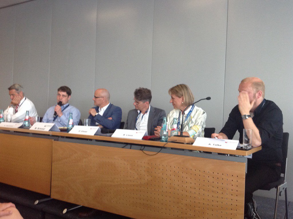 Upmeier: "wir brauchen Brückengesetze. Statt Zwangslizenz einfach eine schlichte gesetzliche Erlaubnis." #bibverband