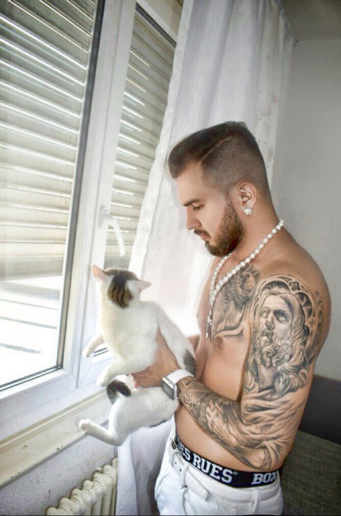 orqlabohemia's tweet photo. I Love 💗🐶&amp;🐱 coming soon my New Songs #ElAmorMasGrandeDelPlaneta &amp; #AmorPorInternet presenta @codiscos by @SurStuRECORD https://t.co/ERFoDh3a3J