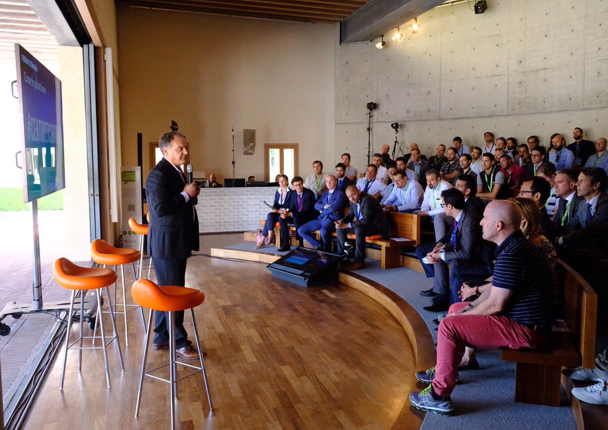 elmec_it's tweet photo. Rivivi tutti i momenti più belli di #MakeITSimple a @fabrica: https://t.co/4iB2VM11jG https://t.co/1pAgVGUvsq