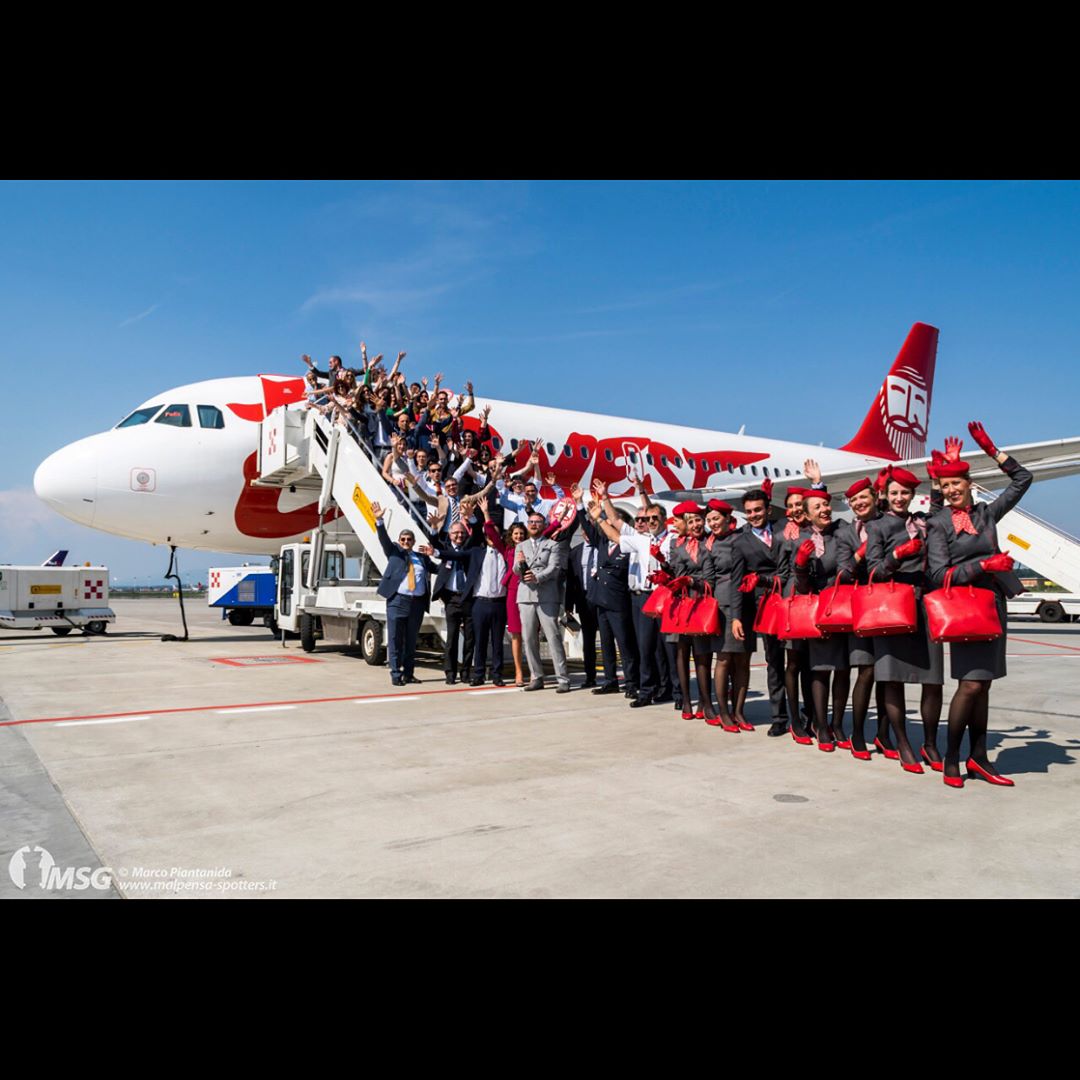 MiAirports's tweet photo. Festa grande ieri a #Malpensa per il debutto di @flyernest 
#Buongiorno dagli aeroporti di Milano e complimenti @MSG_spotters per lo scatto https://t.co/MuaPFkghHK