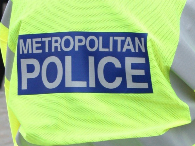 MPSHaringey's tweet photo. Can confirm a stabbing incident in #MuswellHill last night. 5 suspects have been arrested. Victim has been treated at Hospital. Enqs ongoing https://t.co/CCPq7xt9Js