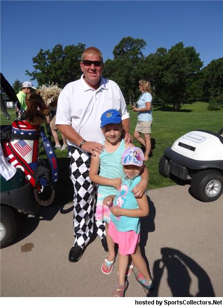 MikeSorenson1's tweet image. I wonder what kind of an outfit will John Daly wear to the @PCCTourney ? @JohnDalyUSA #Stripes #Checkeredpants #PolkaDots #Plaid #Respect