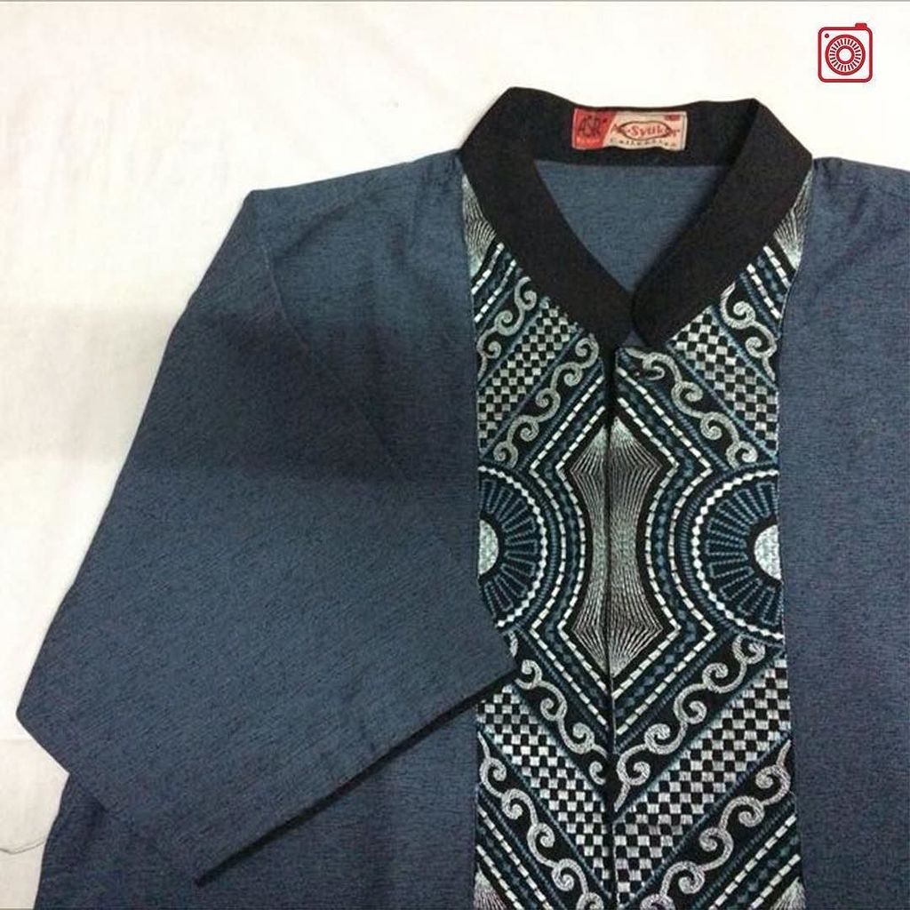 carousell_id's tweet photo. Selamat siang dan semangat menjalankan ibadah puasa teman-teman 💃 Bingung pas lebaran nanti mau tampil pake baju koko yg gimana? Cek koleks… https://t.co/yeq2mn6tj7