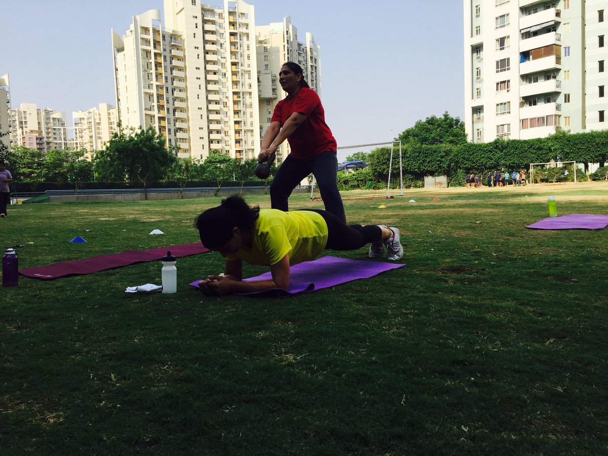 BootCampYellow's tweet photo. Who say AGE is a number...Savita our senior most athlete killing it today with KBS #bootcampyellow #inuswetrust https://t.co/18eezySGHt