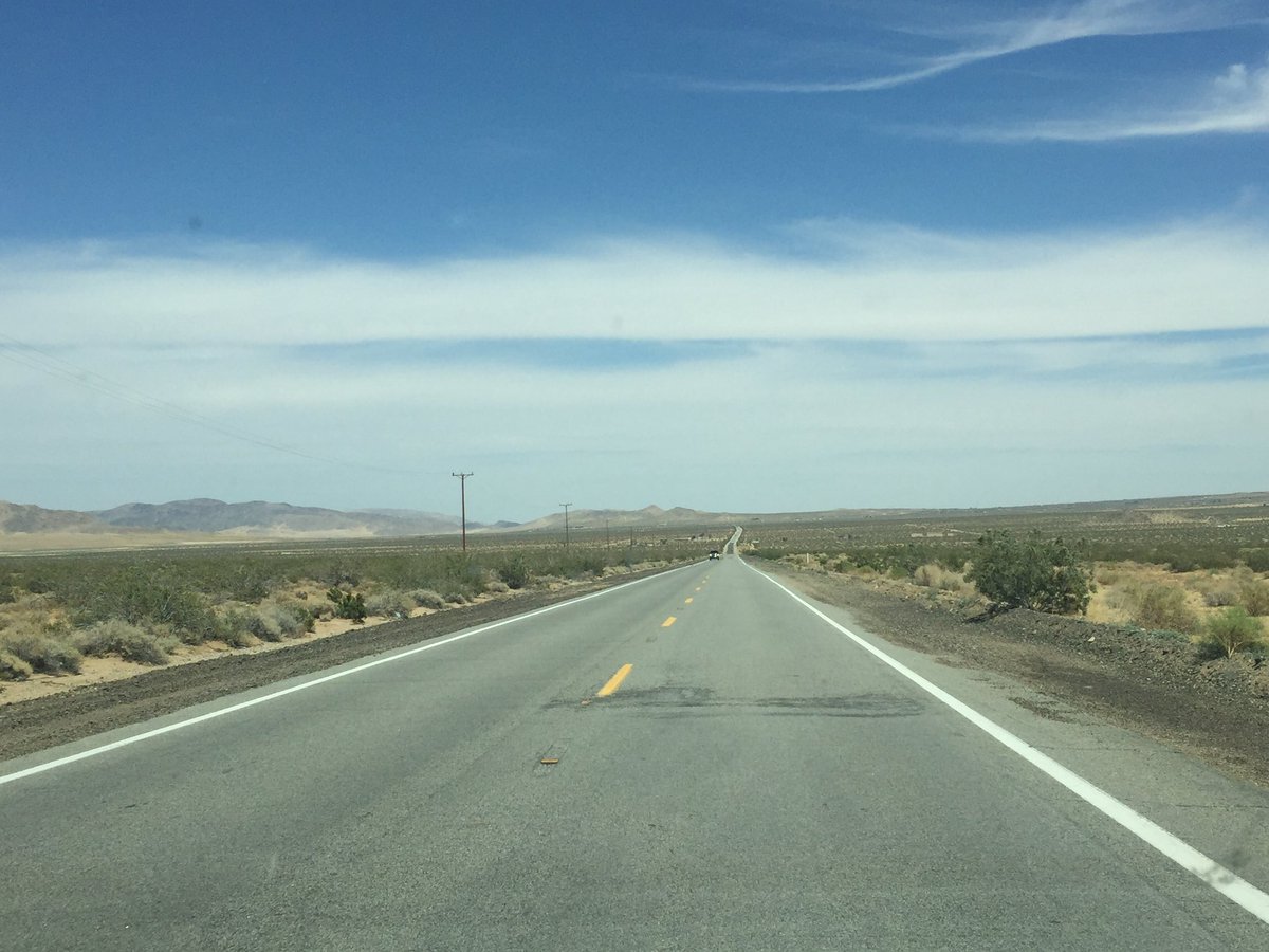 flaviamarano's tweet photo. #california #holiday #johnsonvalley https://t.co/oI1SlMdAYn