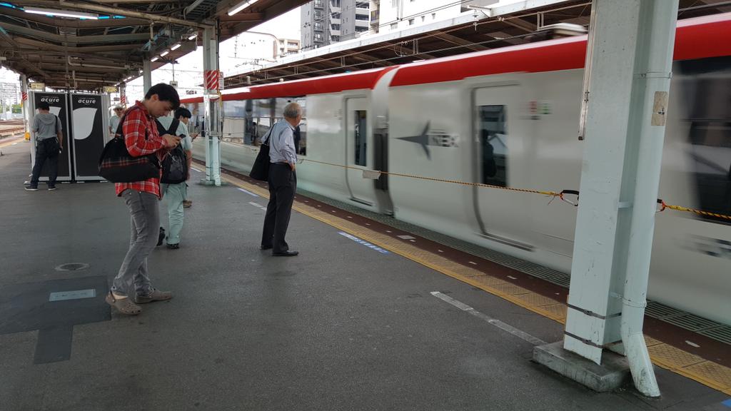Fw: [新聞] 站太靠近羅東站月台　48歲旅客遭火車撞