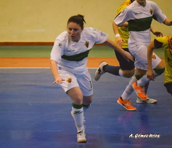 Hoy cumple años Eli!!! Te deseamos muchas felicidades y que lo celebres a lo grande!!! #guerrerascompañeras #cumpleli