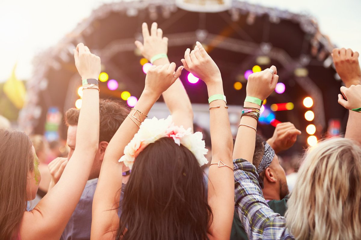 NatraSanUK's tweet photo. #Giveaway time! Follow &amp; RT to #WIN one of five #Travel Buddy sprays - they're ideal for #festivals! #Competition Ts&amp;Cs https://t.co/cI29vVBmh7