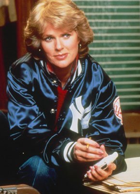 Also... Lots of Birthdays today... Happy Birthday to the fabulous Sharon Gless! Xx 