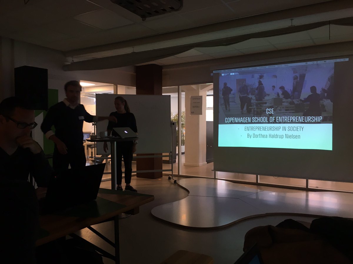 Larsgjoels's tweet photo. Just started #GrowingGames event @CBScph #ChaseRace https://t.co/yUwgLRcIHR