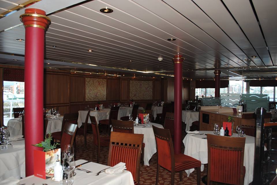 TourAmericaTV's tweet image. Lorna from our #Cork team is on the #SilverWhisper today! She's really impressed with this stunning 6* ship!