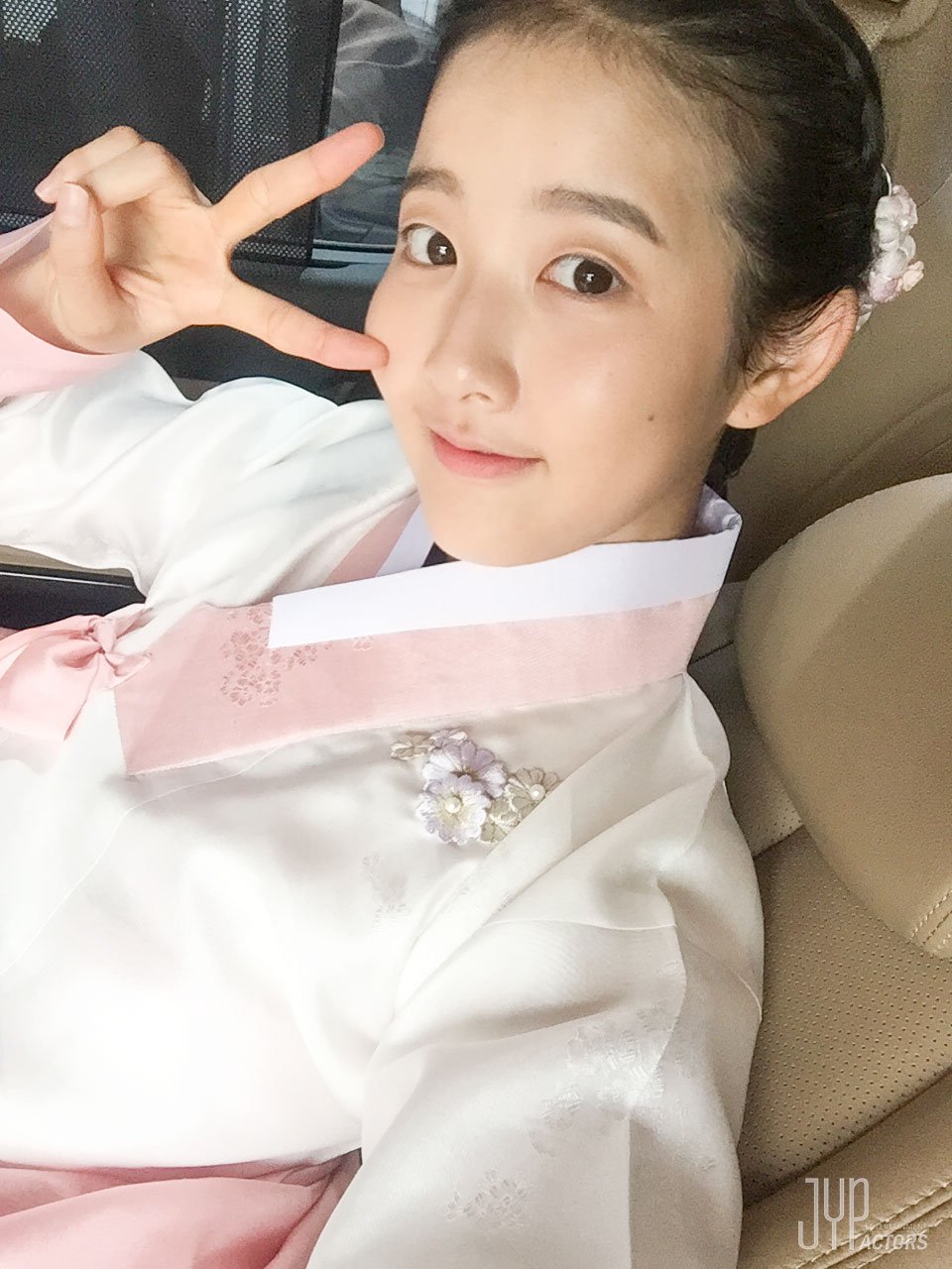 DBJ1Rf-V0AYjgU9.jpg:large