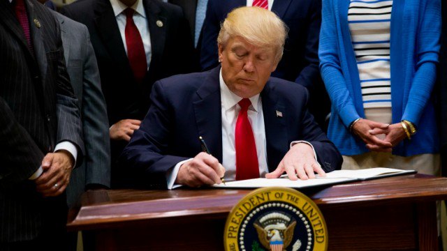 thehill's tweet image. #BREAKING: Trump to pull US out of Paris climate agreement hill.cm/lBM6r89