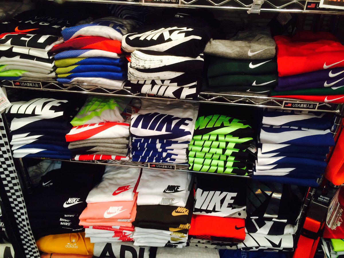 New 大阪アメ村 Mr 39 古着 Ar Twitter New Nike Tシャツ From Usa アメリカ買付けのnike Tシャツが大量入荷 Usa限定 何種類入荷したか分からんくらい入荷 笑 流石アメリカモデル ファッションで着れるデザインしか無いです こちらも直接 見に来て