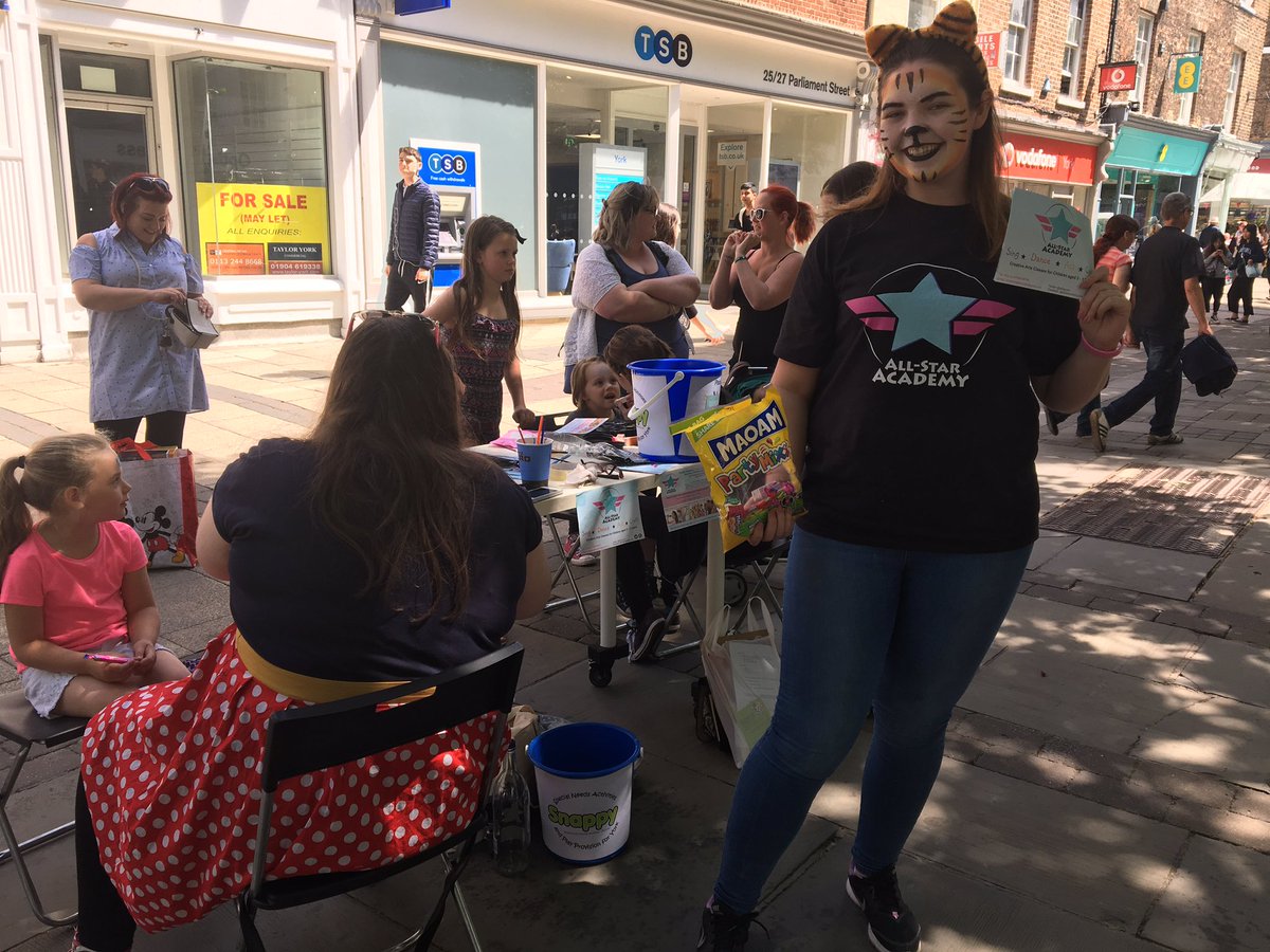 YSJMPS's tweet photo. We've enjoyed getting our face's painted today with @allstaryork https://t.co/hY7JrVEImA