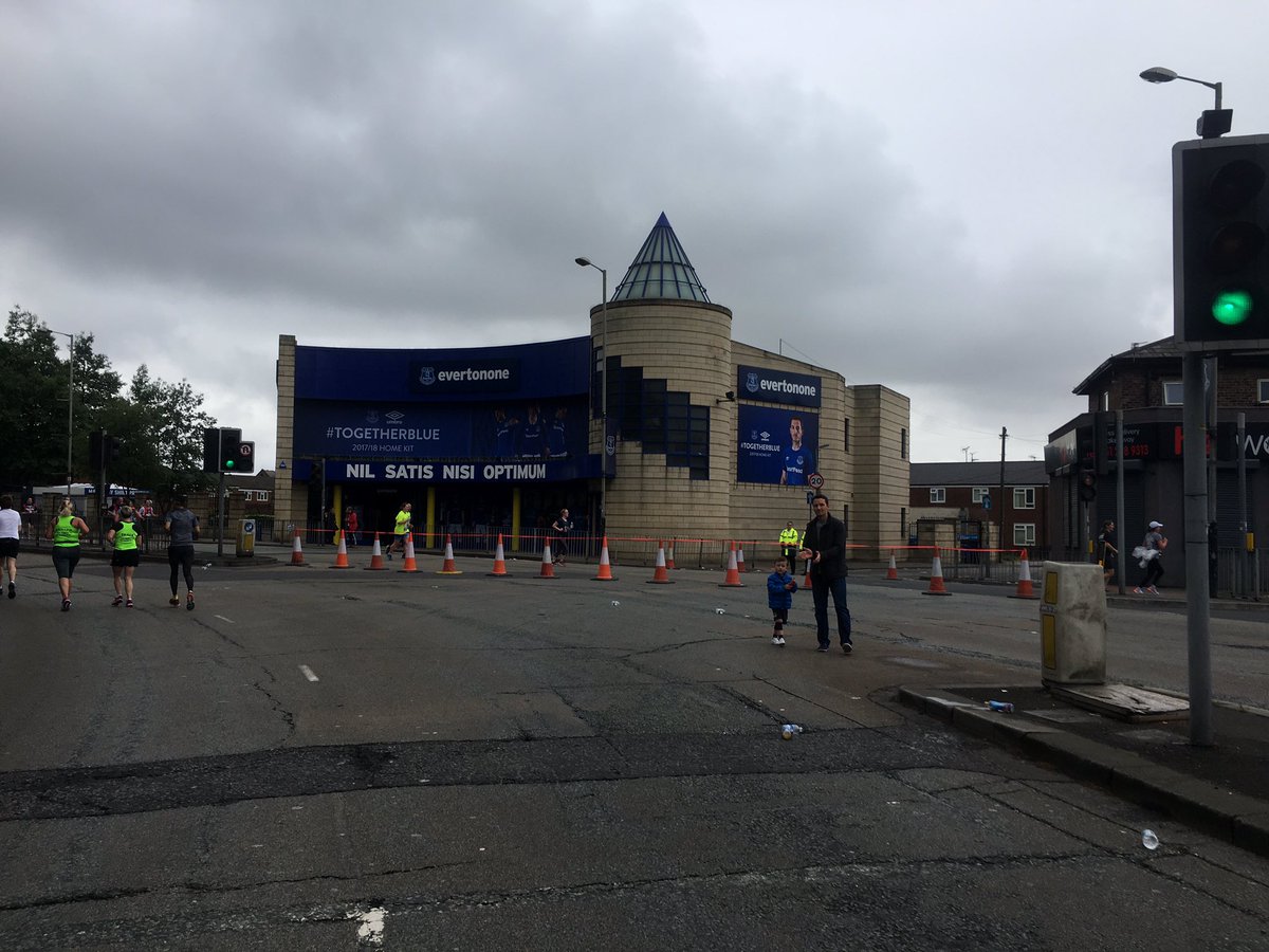 binkybunny7's tweet photo. @toffeemoc @gdixon61 @henson_steph @RnRLiverpool Sorry Marie ... I did take some pics for you too x x #mademethinkofyou #Mariessecondhome ๐โฝ๏ธ https://t.co/LATthcysDF