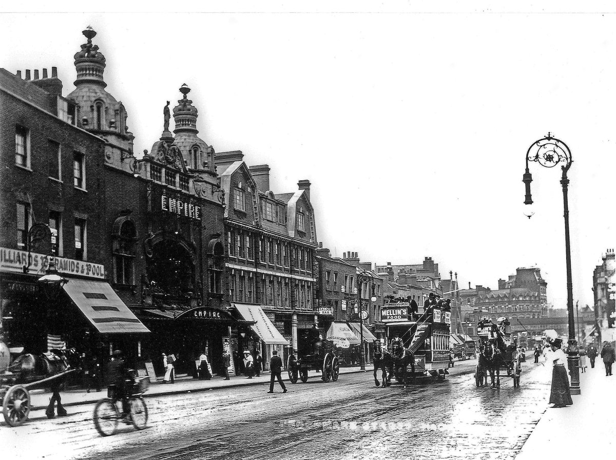 Saffron Burrows (SaffronBurrows_) Twitter