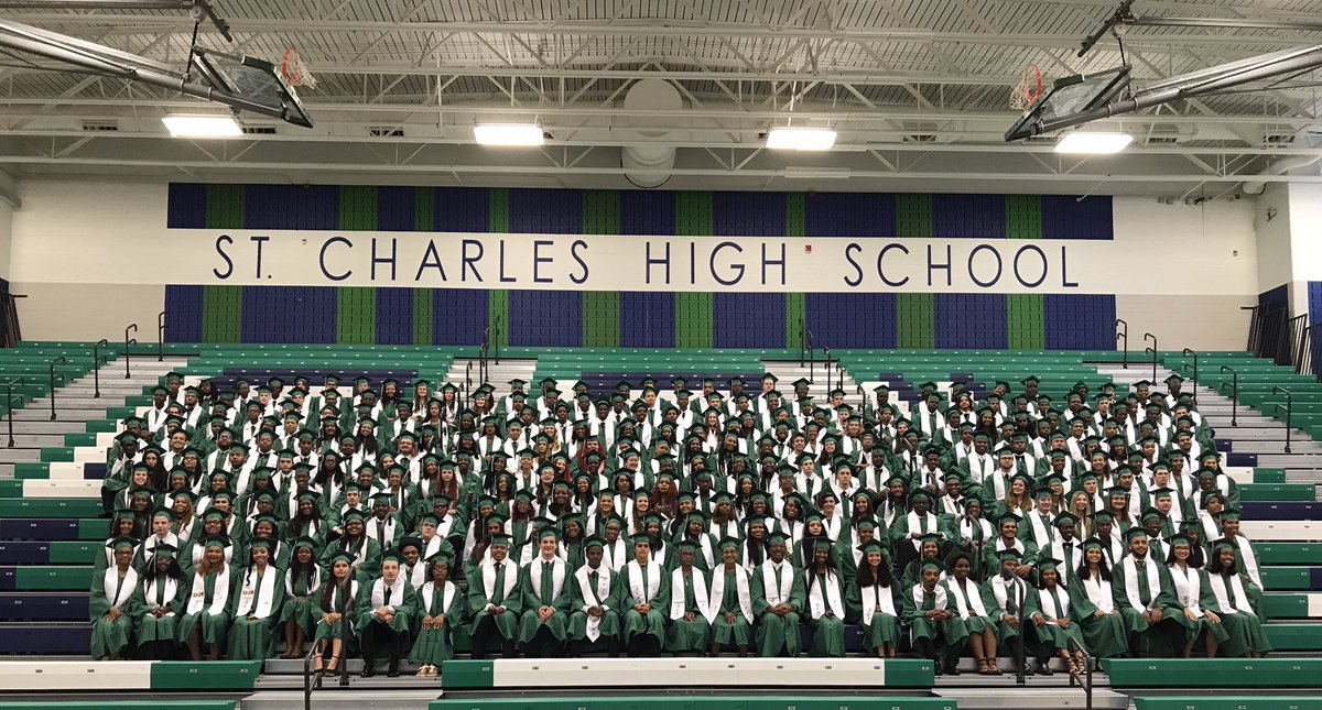 Taegot's tweet photo. Congratulations to the @StCharlesHS #senior2k17 class. https://t.co/PB2WG7UZVL