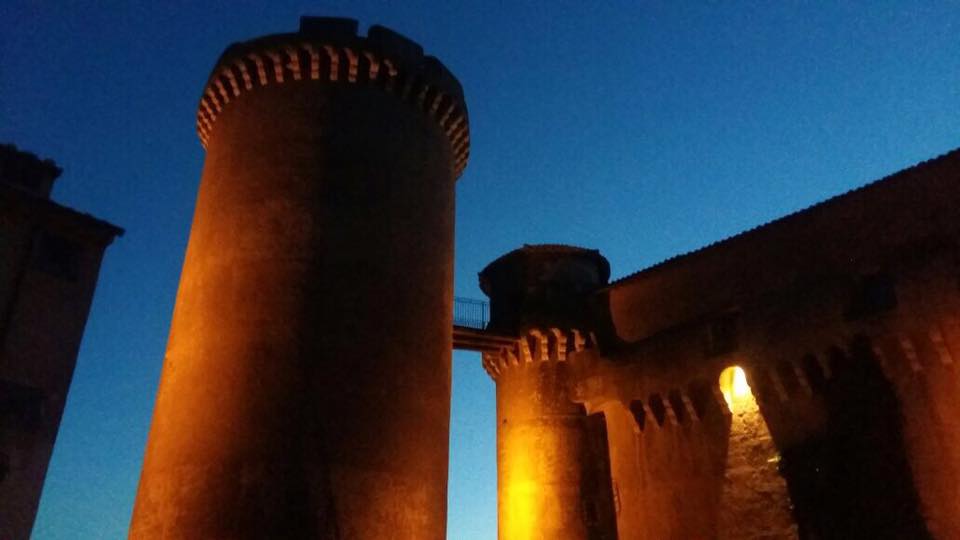 Castello_Severa's tweet photo. #CastelloSottoleStelle Pronti per le visite serali?Dal 3 giugno la suggestione del Castello di #SantaSevera di notte, vi aspetta! https://t.co/ZbtyC1LRPi