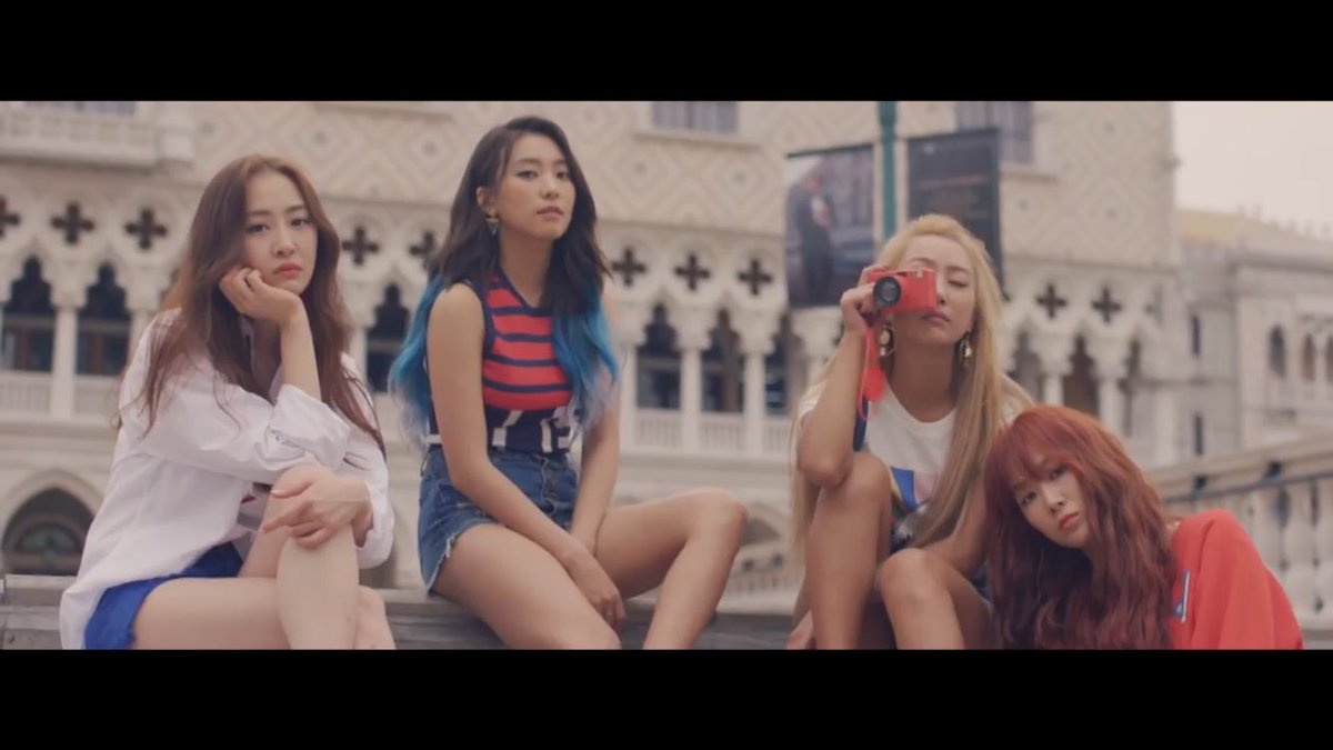 Assia1Love's tweet photo. 🎵Baby Baby Lonely Lonely Lonely 🎶.   😍😍😍                                              https://t.co/OkWIgqc3sW     #thankyousistar https://t.co/sO4EhUlBYe