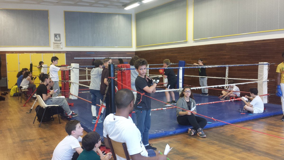 MarionRelier's tweet photo. [31.05.17] phase de qualification pour les boxeurs benjamins @UNSSParis @unss
Qui rejoindra PMF et @AS_JBC75 déjà qualifiés ? @EAndreassian https://t.co/hCiKhG2uJf