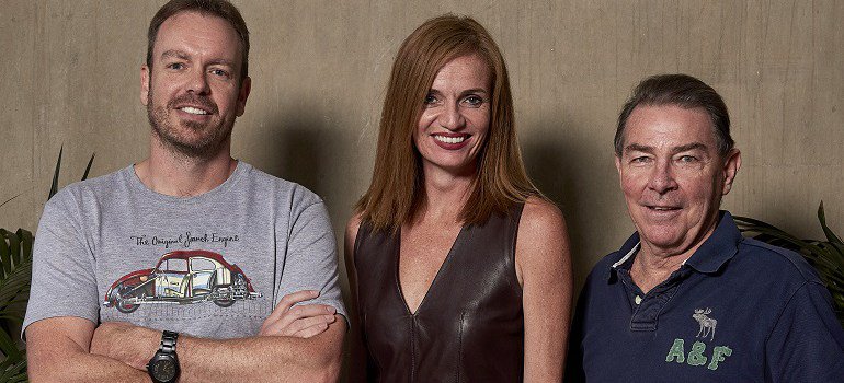 MarkLives.com tweet media