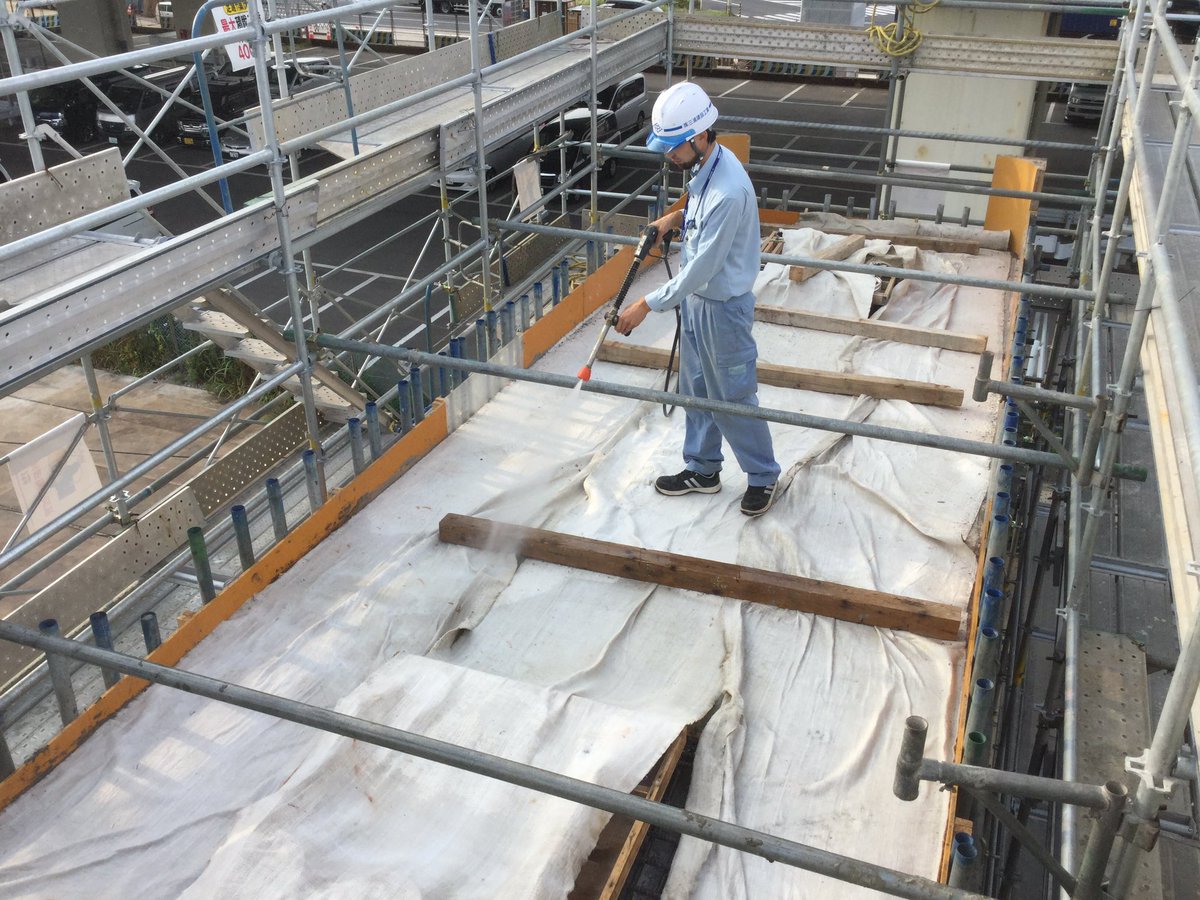 ピアくん コンクリートにひび割れが発生しないように散水して養生をしていますよ 気温が高くてすぐに乾燥してしまうのでこまめに1日に何度も行います 舞浜 舞浜駅 交差点 高架化 散水 養生 ディズニー ディズニーランド ディズニーシー 首都 ピアくん コンクリートにひび割れが発生しないように散水して養生をしていますよ 気温が高くてすぐに乾燥してしまうのでこまめに1日に何度も行います 舞浜 舞浜駅 交差点 高架化 散水 養生 ディズニー ディズニーランド ディズニーシー 首都