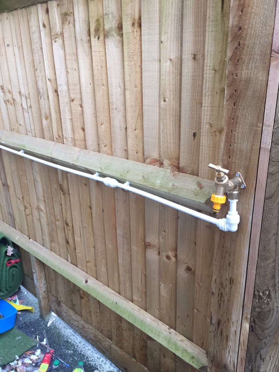 RiddlesdownColl's tweet photo. Removal of broken outside tap, some new piping and a tap safely locked away! #RiddlesdownCollegiate https://t.co/0zuXuSLnyw