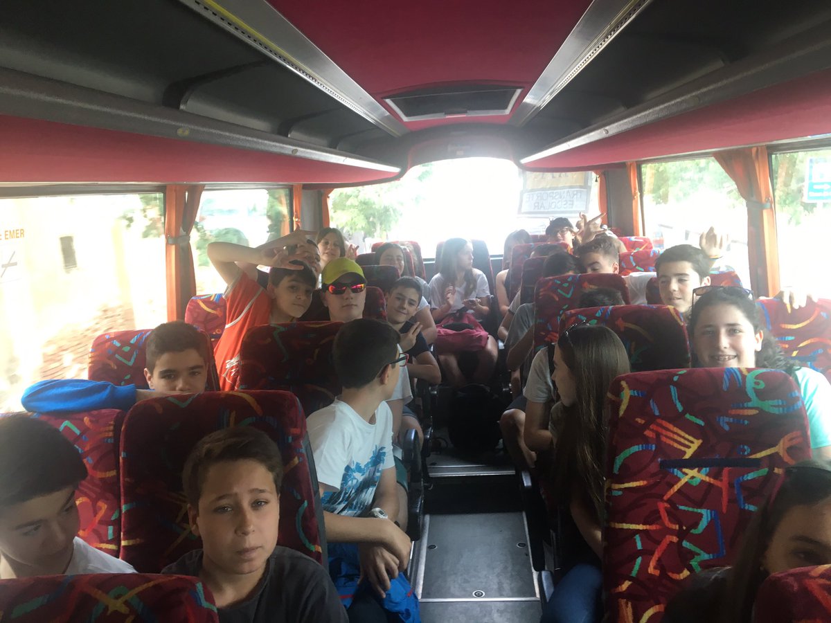 EF1rESO's tweet photo. Tots a lloc, "Súbeme la rádio" sonant i direcció a les ruïnes d'Empùries! Iniciem les colònies amb moltes ganes i molta música https://t.co/ewyvykj2zB