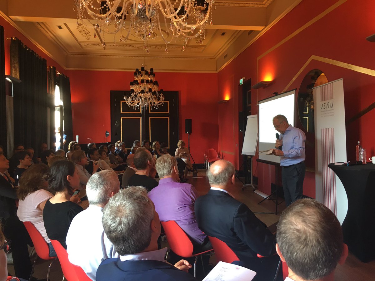 feldberg_wouter's tweet photo. Voorzitter #deVSNU: Digitale Samenleving is een unieke kans voor de gezamenlijke 14 NL universiteiten om ons internationaal te positioneren. https://t.co/bUL9dVojSK