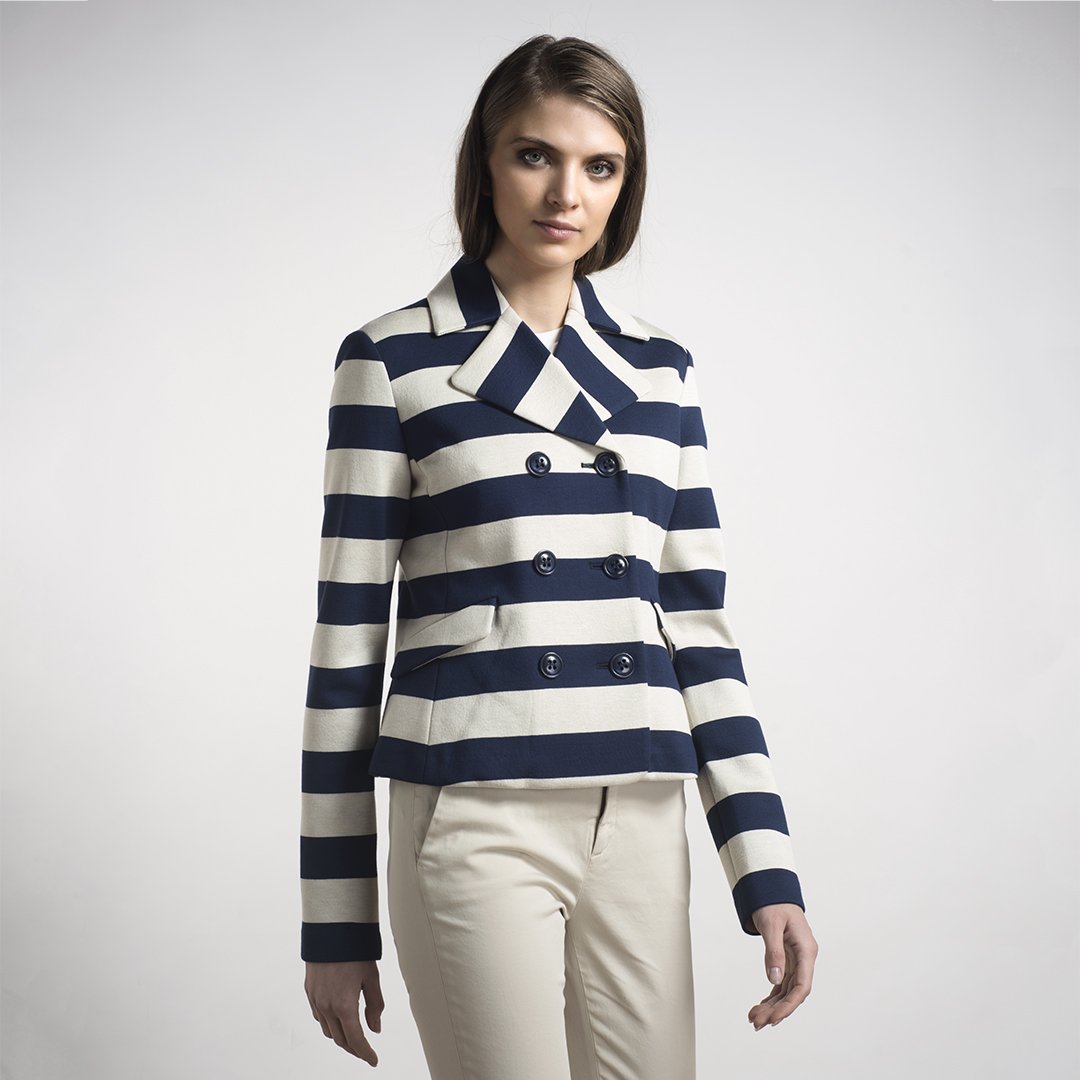 Geospirit_brand's tweet photo. #geospirit #lookoftheday #fashion #fashiongram #style #styleoftheday #lookbook #ss17collection #kelvinprint https://t.co/DmWx0hLizV https://t.co/7L3N8CnAy1