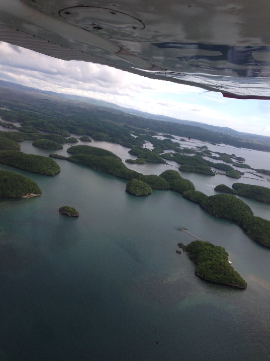 SySydney_'s tweet photo. Flying above hundred islands😛 https://t.co/q4vckaS3e3