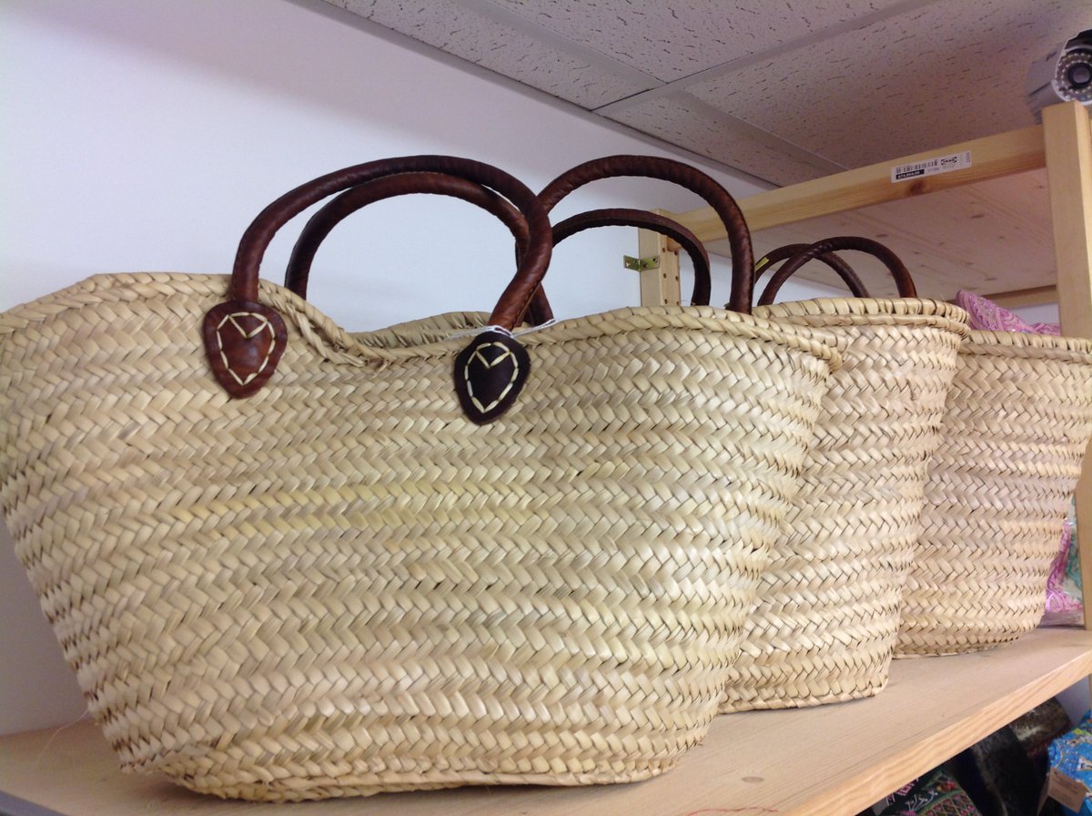 trade_fayre's tweet photo. Handmade #fairtrade #bags from #Madagascar
Tradefayre has it all....
#Ilfracombe #Devon #shopping https://t.co/AWMe3GxKMm