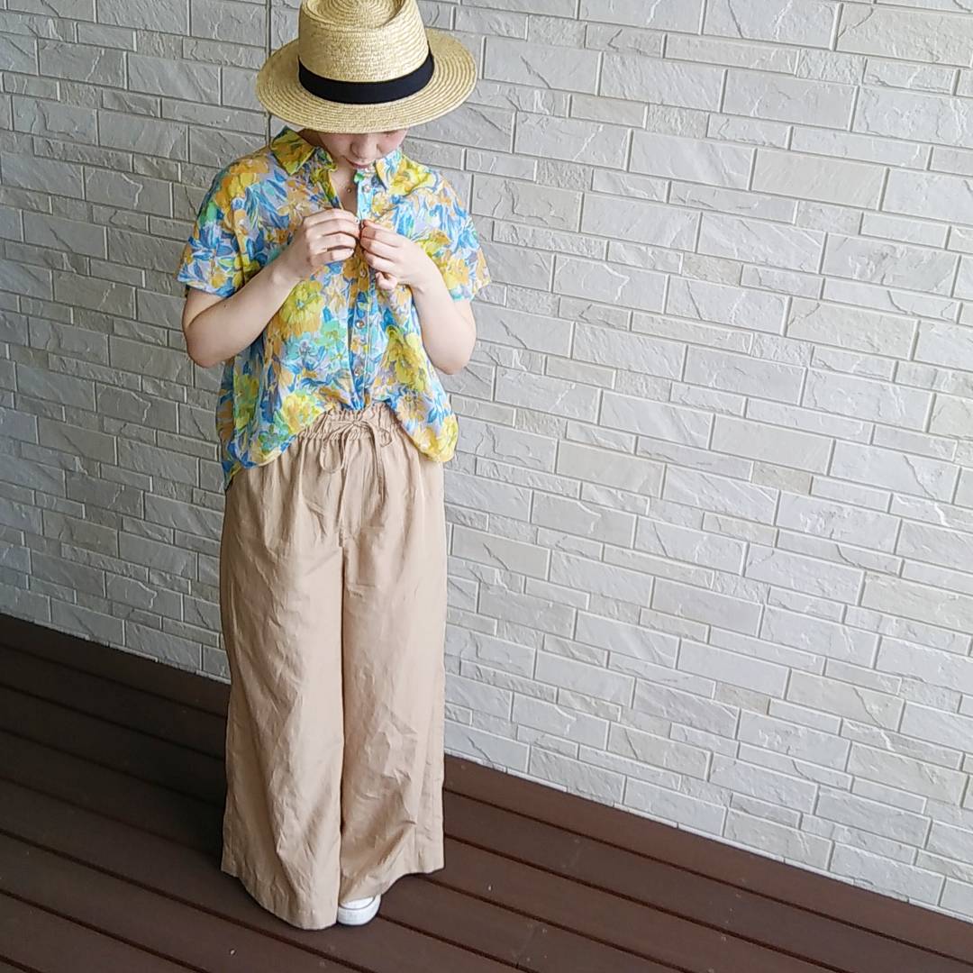 zakkakantetsu's tweet photo. #vaious
#flower #designshirt
8800yen+tax
#porkpiehat
3500yen+tax
#今日のコーディネート #お洒落さんと繋がりたい #zakka kantetsu https://t.co/HfnrUaJ3B3