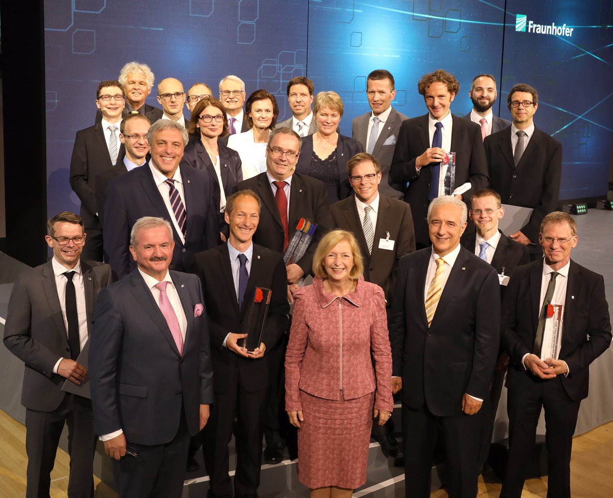 Fraunhofer's tweet photo. Das sind sie! Die Gewinner der Wissenschaftspreise 2017 - Danke für einen Abend voll zukunftsweisender Wissenschaft. #real_digital https://t.co/v0IGnSe4kw