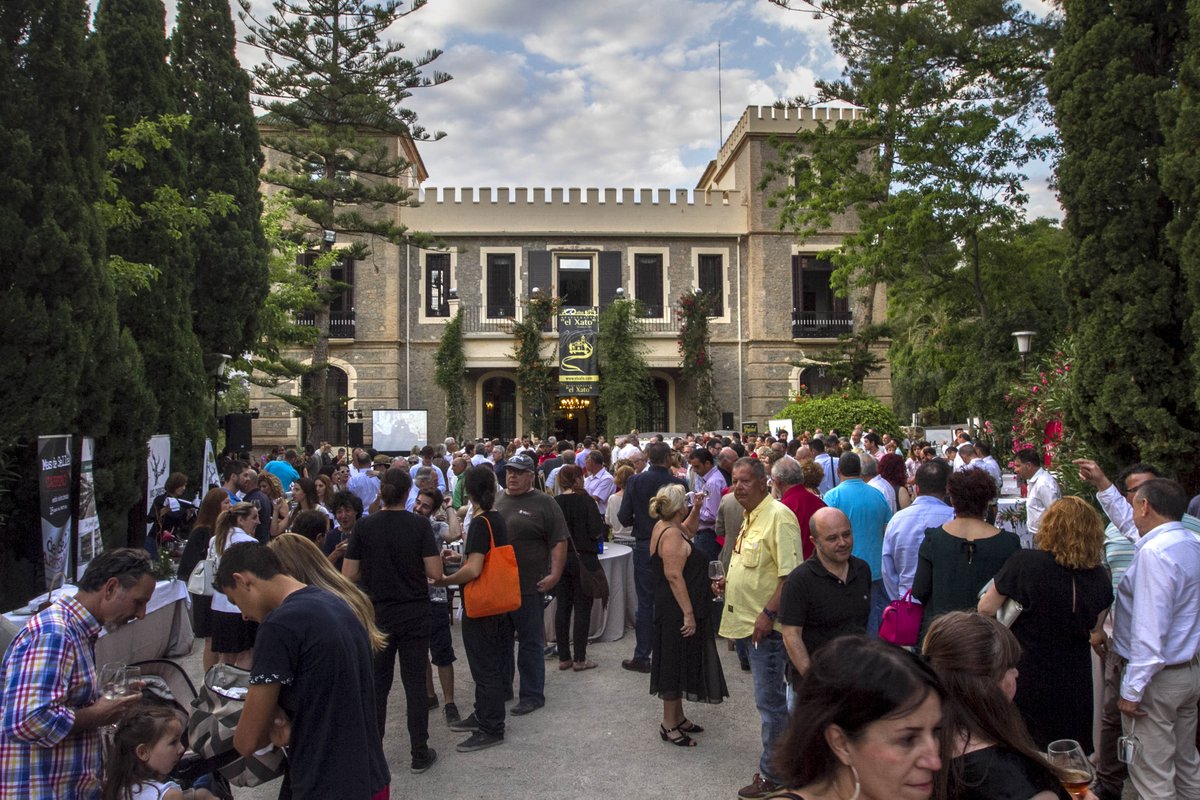 xatoicristinaf's tweet photo. Hoy sale nuestra fiesta en el Diario @informacion_es #CentenarioElXato
Más detalles aquí 😉 👉https://t.co/xkxYkXKoF3 https://t.co/W6OCQanmLH
