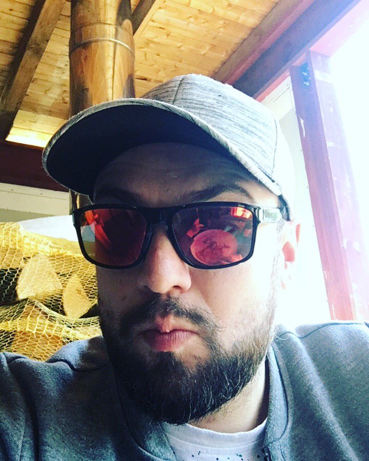 IngmarStadelman's tweet photo. Heute endlich @1LIVE #comedysession ! Es gibt #covfefe für alle! https://t.co/5mt98zqhYL