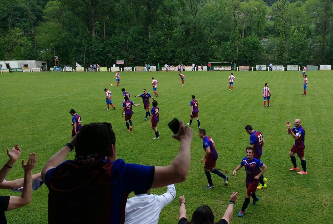 <a href="/Dptvapilonesa/">Deportiva Piloñesa</a> <a href="/MiguelFernandi/">Míguel Fernandi</a> <a href="/CarlosALlamas/">Carlos Llamas</a> <a href="/NachoAzparren/">Nacho Azparren</a> <a href="/DeportesCopeA/">DeportesCOPEAsturias</a> <a href="/TiempoAnadido/">Tiempo Añadido RPA</a> <a href="/beaoterocao/">Bea Otero</a> <a href="/asturfutbol/">Real Federación de Fútbol Principado de Asturias</a> <a href="/FutbolAsturies/">Fútbol n'Asturies</a> <a href="/FutbolAstur/">FútbolAsturiano.es</a> <a href="/WanderersFut/">Wanderers</a> Vuelta PO Ascensu a 1ªRexonal
Rosal FC🌹⚽️<a href="/Dptvapilonesa/">Deportiva Piloñesa</a> 
📅 DOM 4 DE XUNU
🕠 12h
🎟 3€ acompañantes sociu/a 
🎫 6€ xeneral
#MocedáYOptimismu