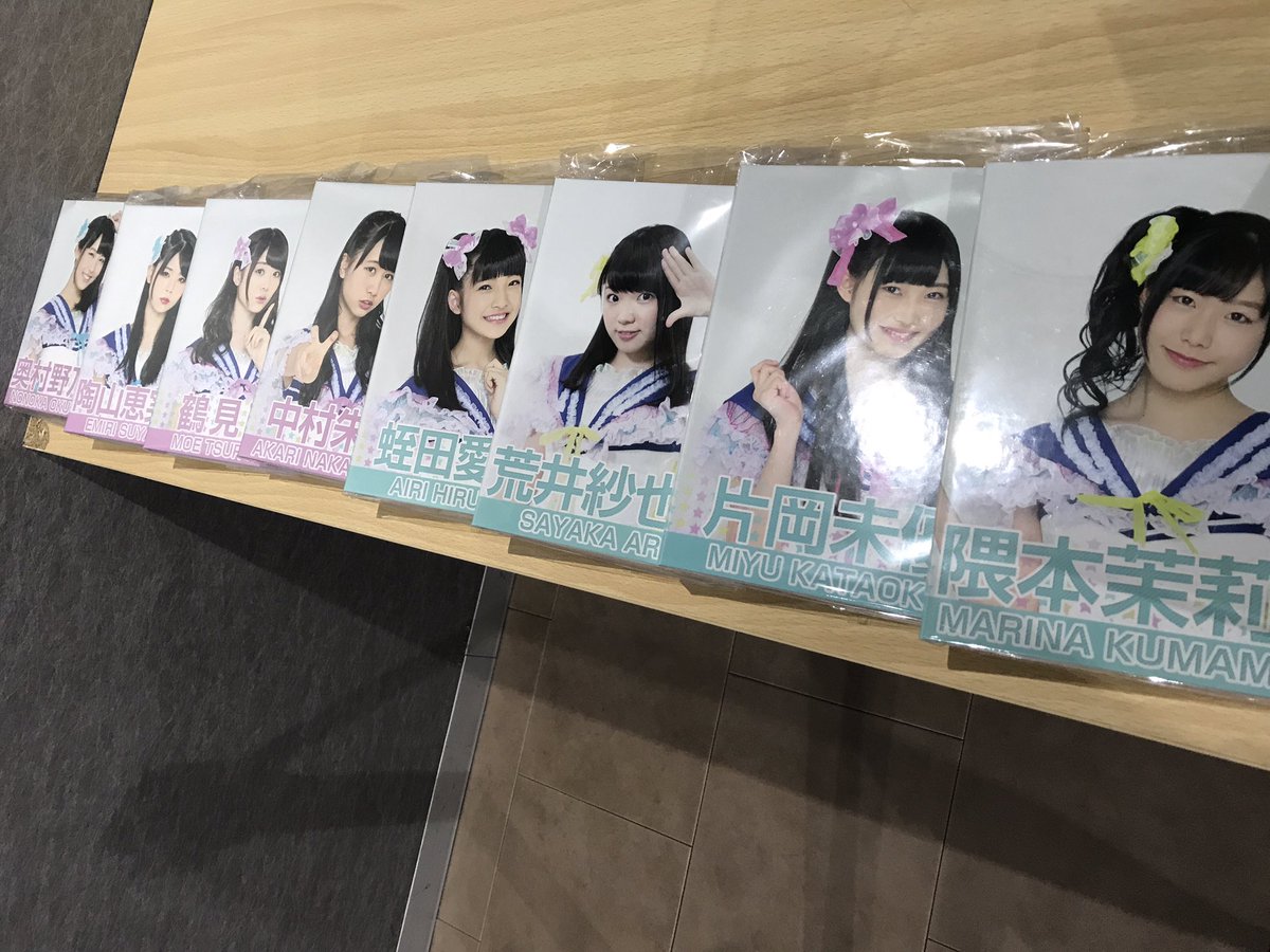 虹のコンキスタドール　直筆サイン入りチェキ　ブロマイド 物販で販売してるチェキ帳(2000円)には、メンバーのサイン入りチェキが