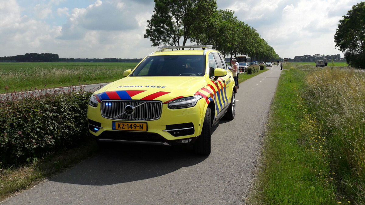 112_Gorinchem's tweet photo. Ook de trauma-arts #MMT is met de auto ter plaatse bij de aanrijding #N830 #Vuren https://t.co/q7tZFw64cj