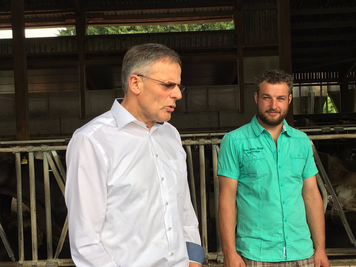 BWBauern's tweet photo. Pressegespräch zum #TagderMilch mit Vizepräsident Gerhard Glaser und Christoph Stauber aus Amtzell im #Allgäu https://t.co/WdmxkBevg7