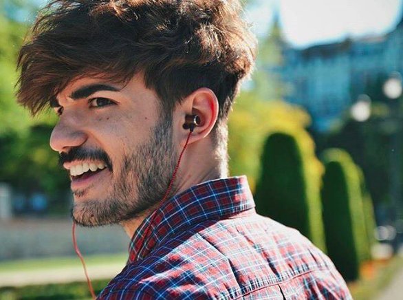 Squawkglobal's tweet photo. @miguelbartrua con nuestro modelo #Porto de auriculares.
Cómpralo aquí: https://t.co/ZYrIGCR40V
#auriculares #regalo #música #ocio # https://t.co/jlfCZUVCIU