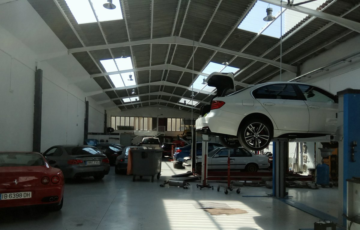 cartecautomotiv's tweet photo. Os damos los buenos días trabajando desde bien temprano! Pasad a informaros!! #cars #chiptunning #reprogramacion #cartec https://t.co/KMUrD5BSvK