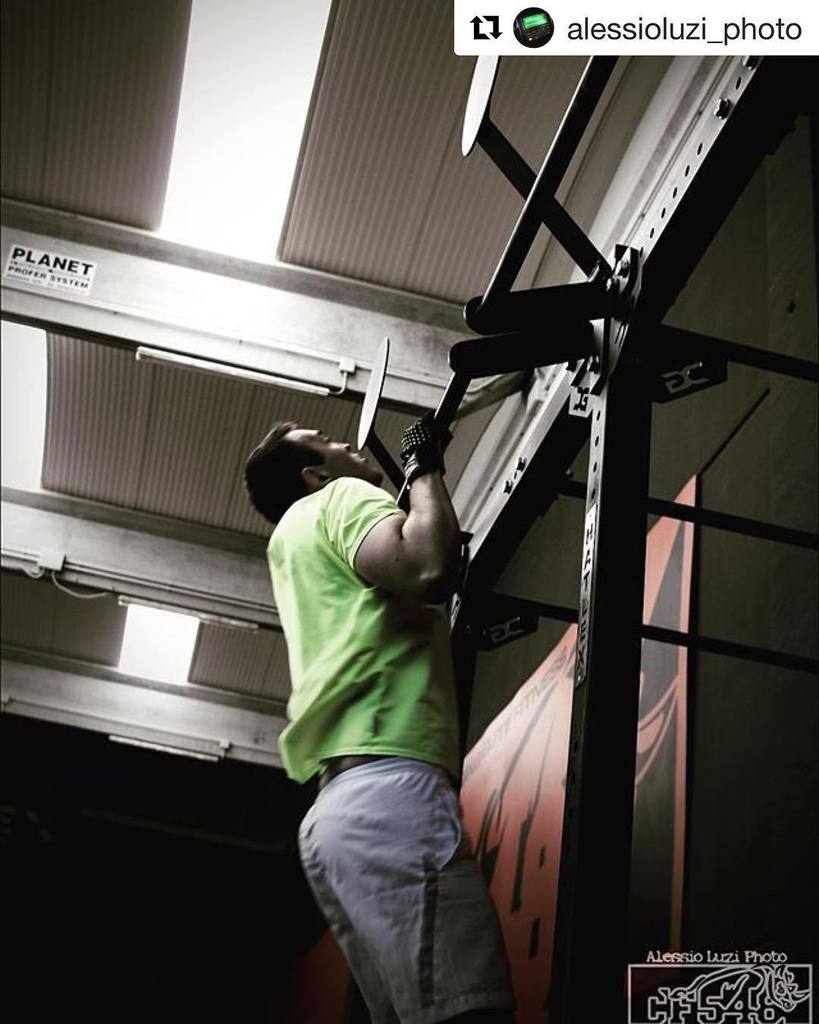 P_aracetamolo's tweet photo. #Repost @alessioluzi_photo (@get_repost)
・・・
Never give up!
#cros#crossfit #crossfit548 #underarmour #hatlex #wod … https://t.co/CpgRznjrSY https://t.co/EvIsB8NXmr