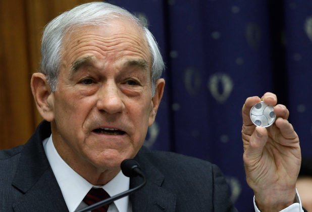 achatoretargent's tweet photo. Projet de loi #HB2014 de @RonPaul : l'Arizona peut maintenant utiliser l'or et l'argent en moyen de paiement --> https://t.co/DdTu1sW0I3 https://t.co/0sSy5VhbuR