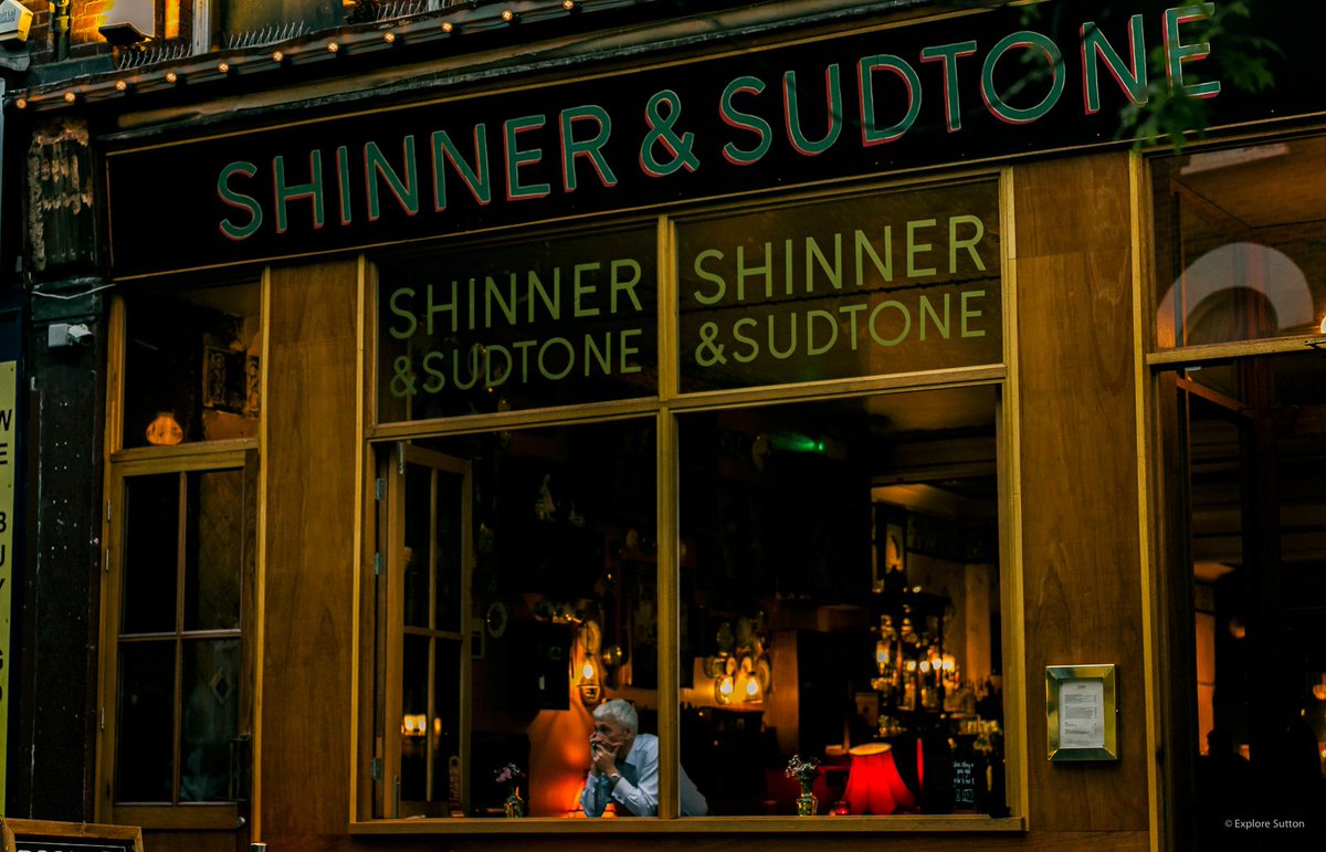 explore_sutton's tweet image. We got a chance to see @ShinnerSudtone #pubsign last night! It&apos;s looking good! #Sutton #nightlife #pub