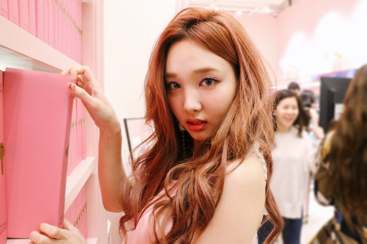 CLOSED.] on Twitter: "[PICS] 310517 Nayeon e Jeongyeon @ Naver Starcast -  "SIGNAL" Behind Cuts… "