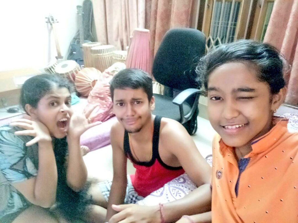 itsnanduK's tweet photo. Fun #Family #Brother #Sister #Enjoyed 😚😘😄 #nandu #ND #aryan #amaiya https://t.co/FCCOQGJ0ve