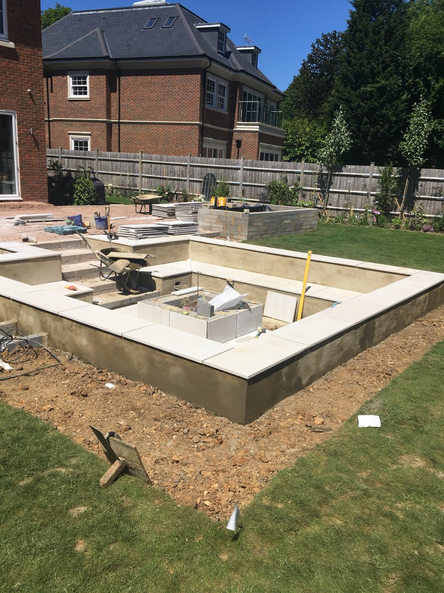 OpenviewLand's tweet image. Our project at Kingswood is taking shape with sunken seating &amp;amp; Fire Pit @LondonStoneSE Beige Indian Sawn Sandstone compliments it perfectly.