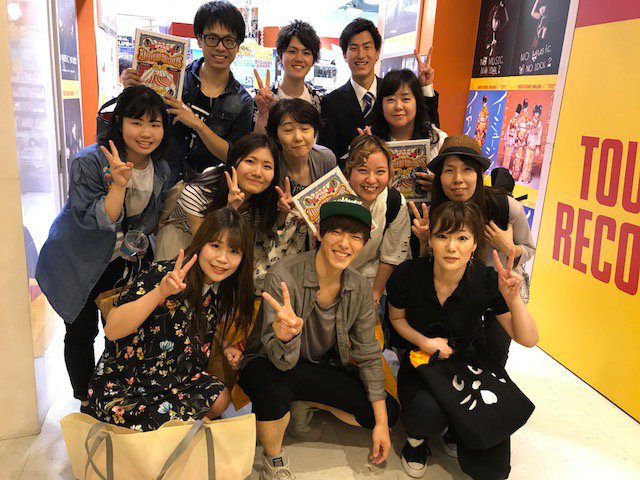 TOWER_Shinjuku's tweet photo. 【#SPYAIR①】
なんと!最新の映像作品を発売されたばかりの
SPYAIRのIKEさんがご来店!Iいつもありがとうございます!
展開にサインを頂きました!是非!　続く→ https://t.co/krNqTvSP8J